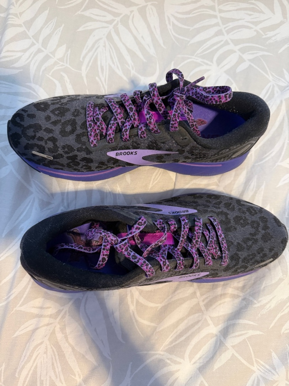 Brooks Women's Black and Purple Leopard-Print Athletic Running Shoes